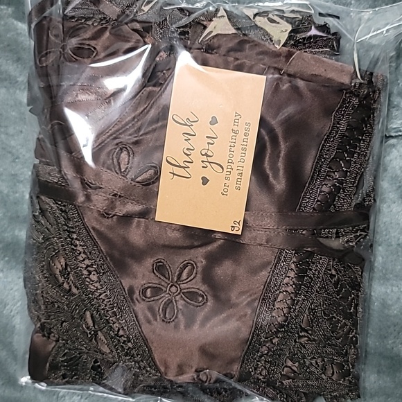 Sue Wong brown halter crochet cutout floral gown, Size 2 - Picture 14 of 15